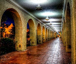 Pasaż, Miasto nocą