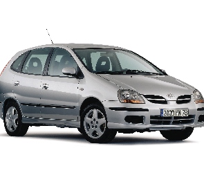 Nissan Almera Tino