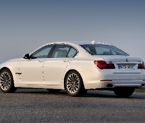 BMW 750, F01, Białe