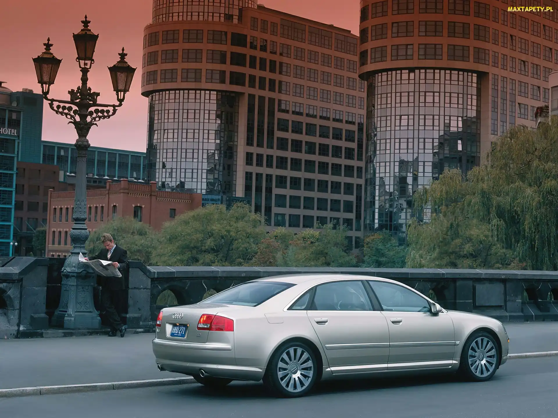 Audi A8, D3, Złote