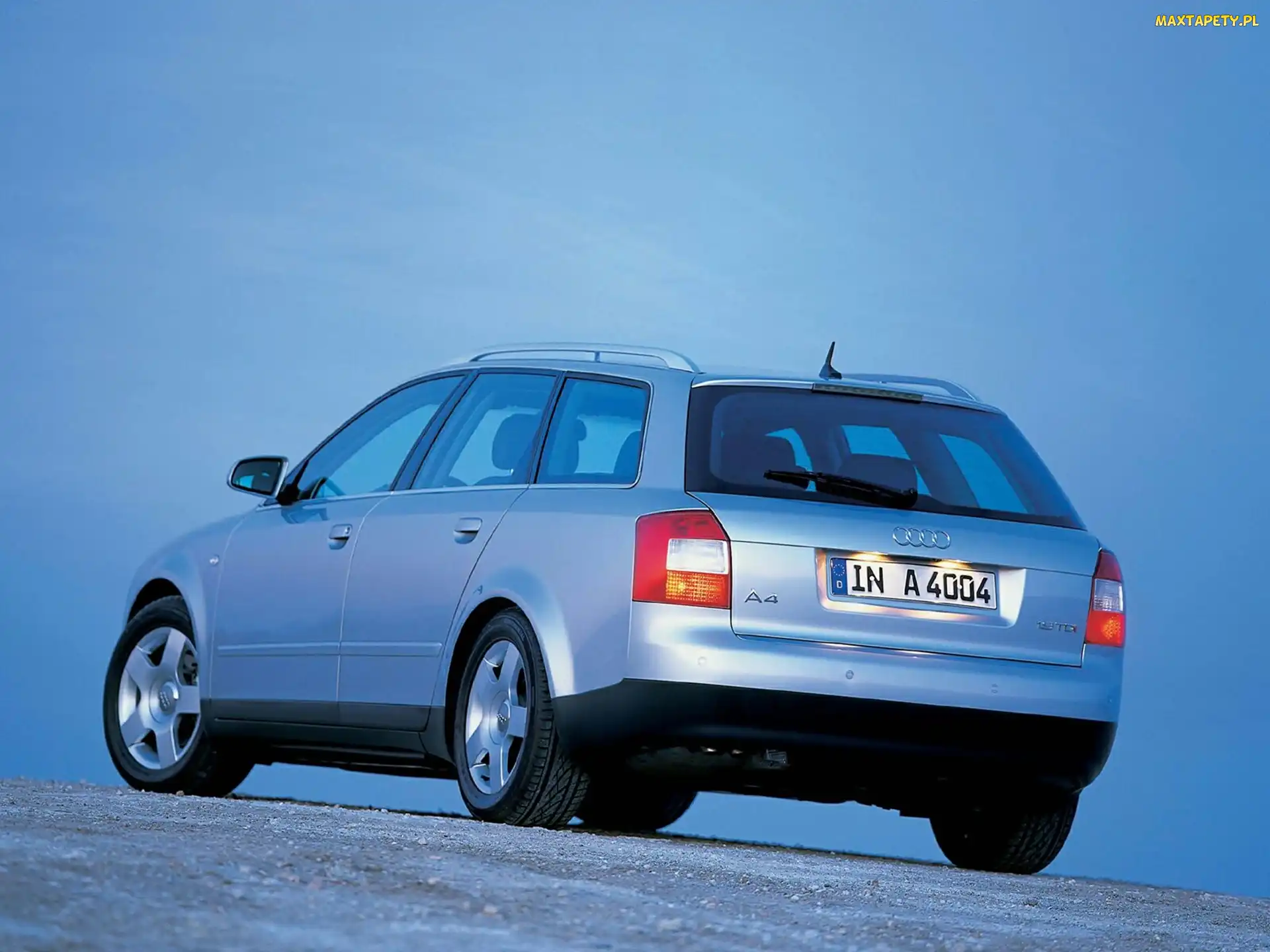 Audi A4, Tył, Avant