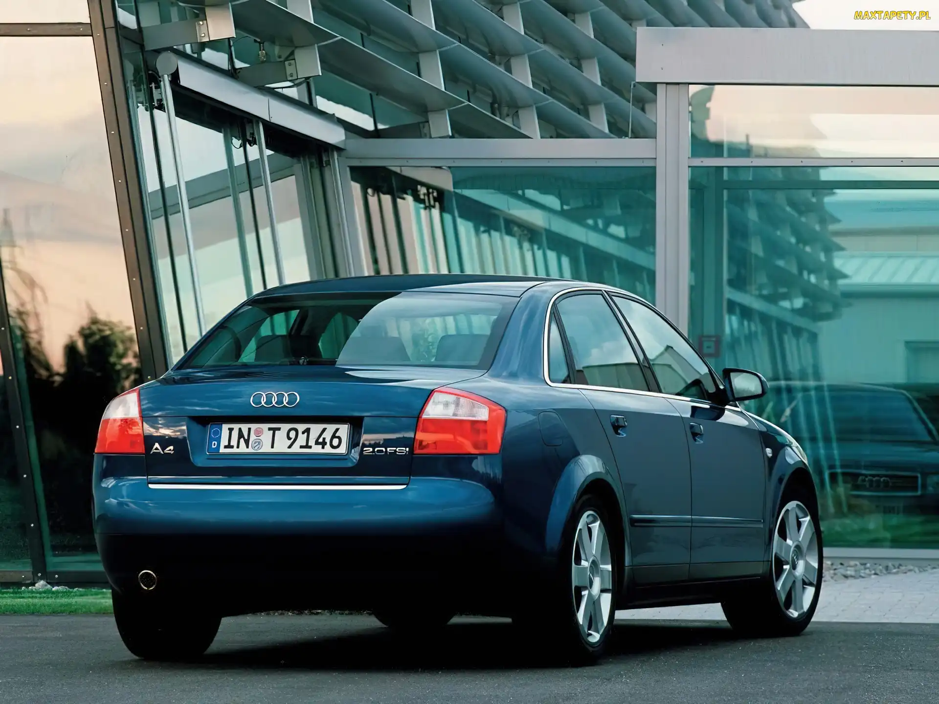 Audi A4, Sedan, Niebieski