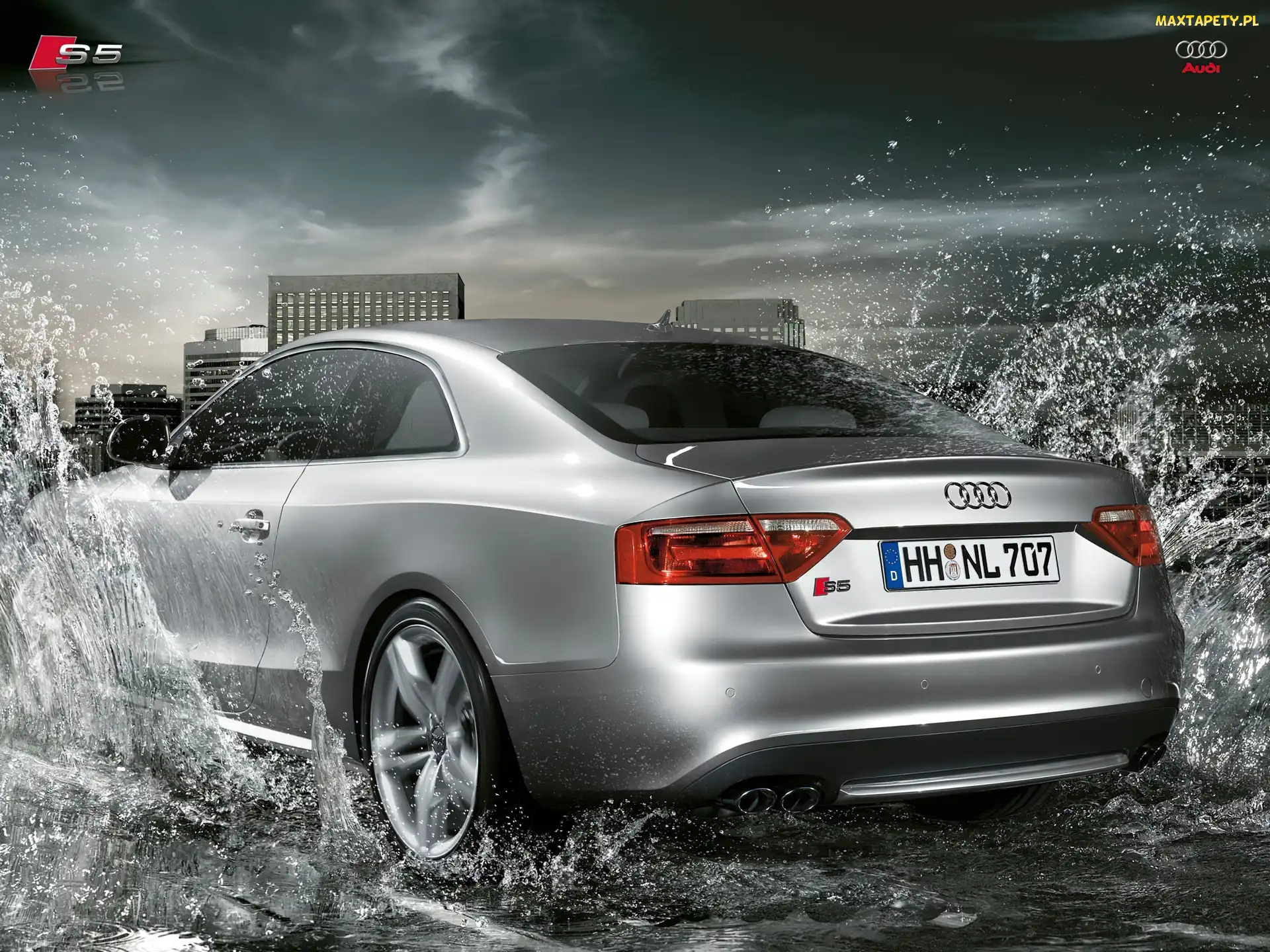 Audi S5, Woda