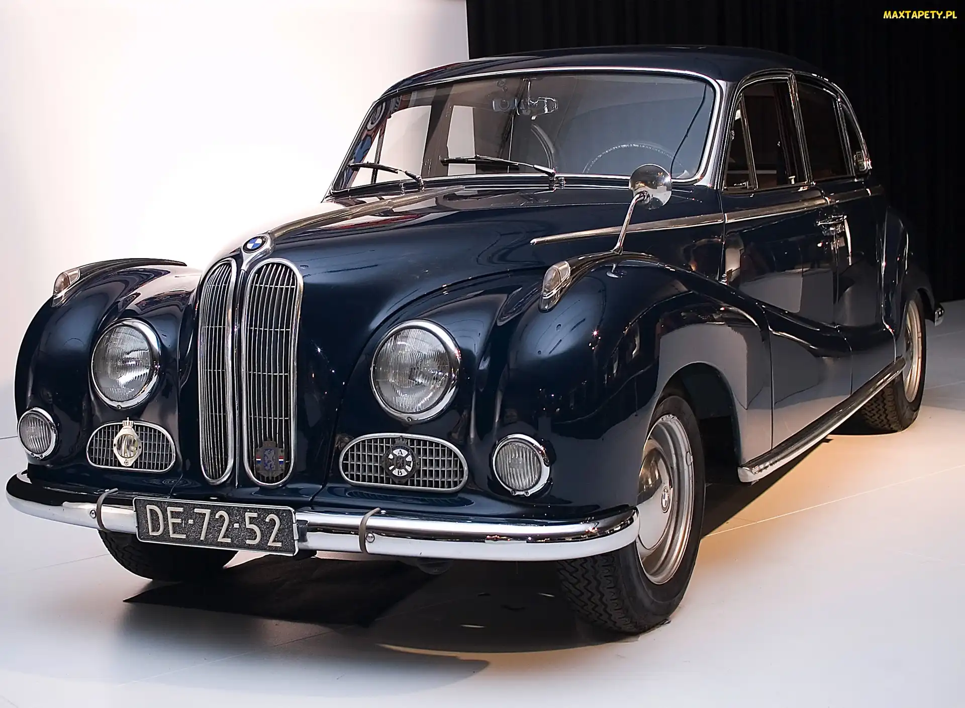 Samochód Zabytkowy, BMW 501