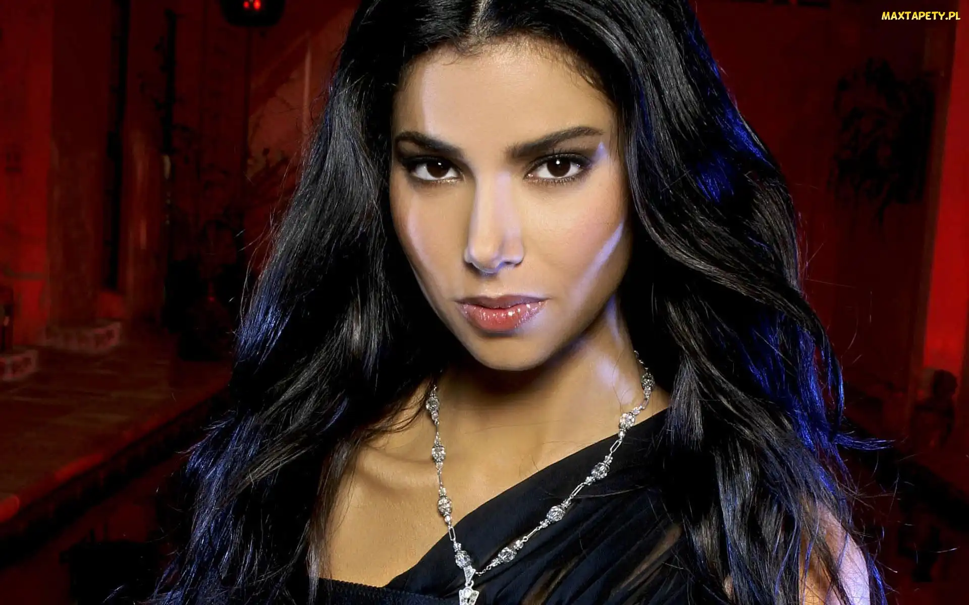 Brunetka, Naszyjnik, Roselyn Sanchez