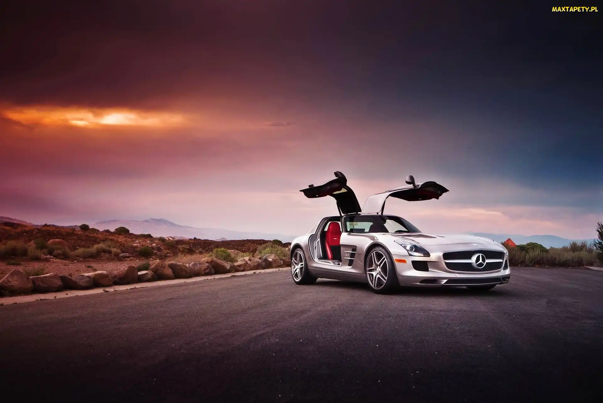 Mercedes, Droga, Drzwi