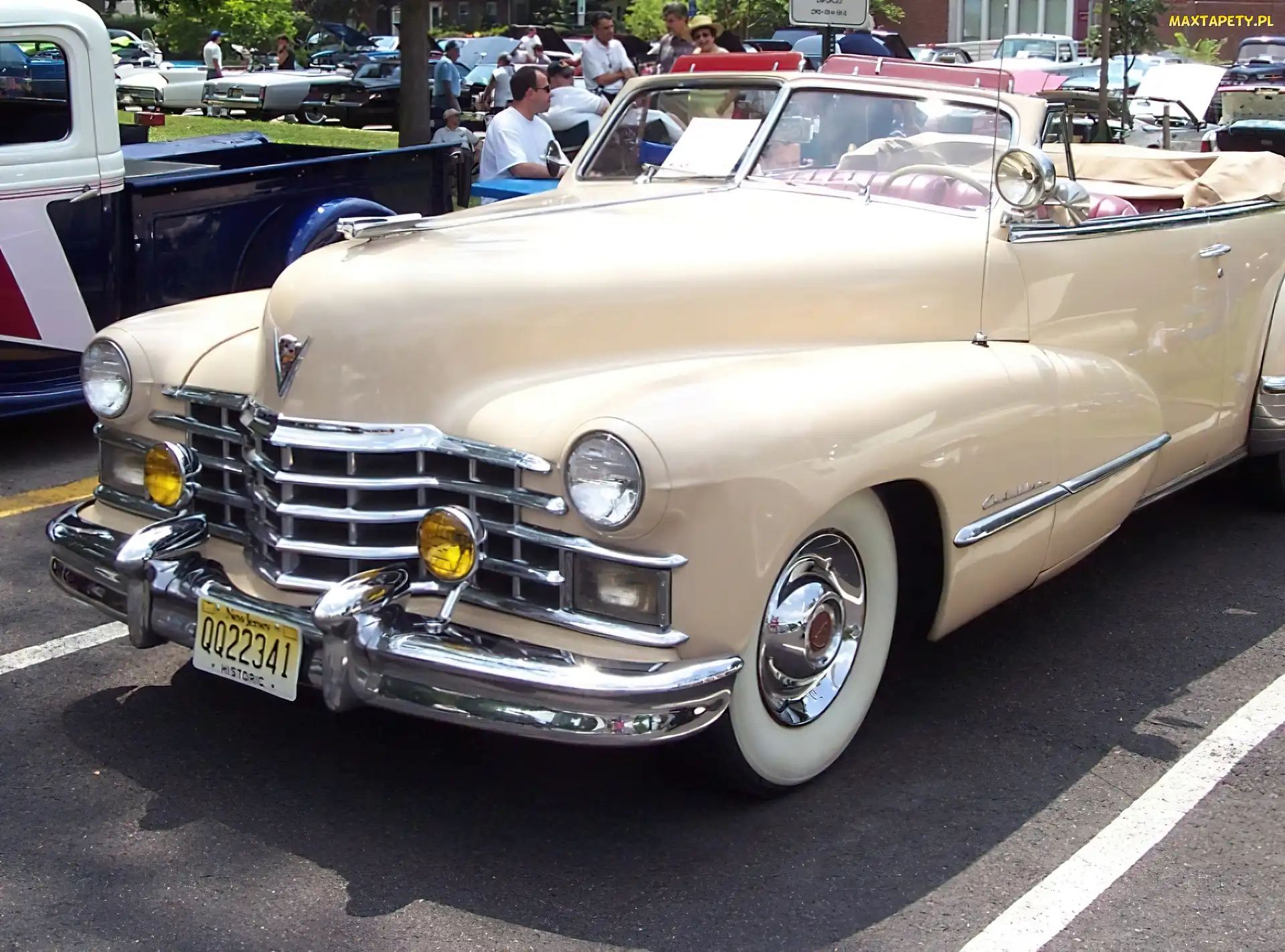 Cadillac, światła , felgi, opony , koła , zderzak