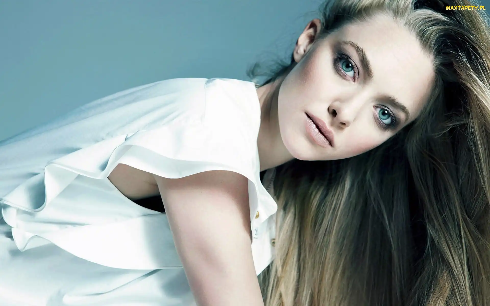 Amanda, Seyfried, Zbliżenie, Biała, Bluzka, Aktorka