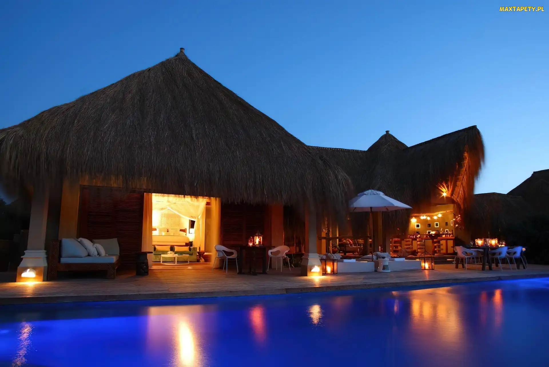 Hotel, Basen, Chatka