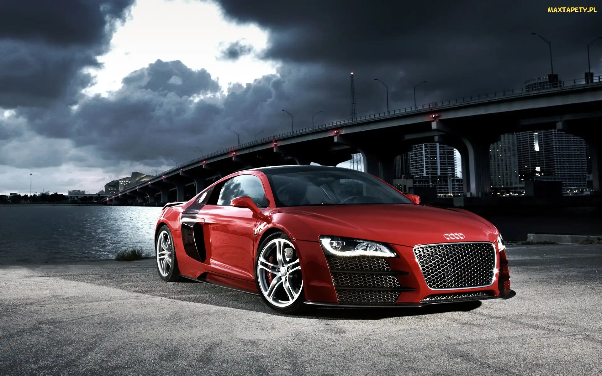 Chmury, Most, Audi R8