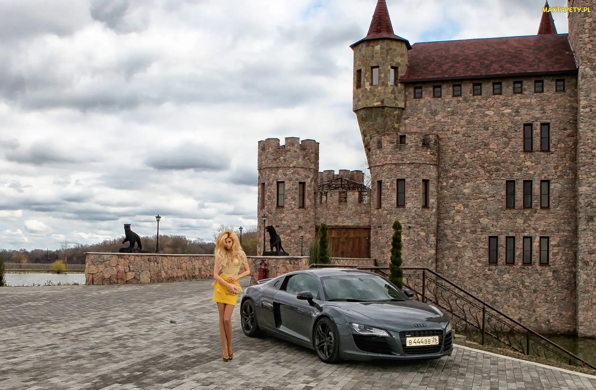 Ekaterina Fetisova, Budowla, Audi R8
