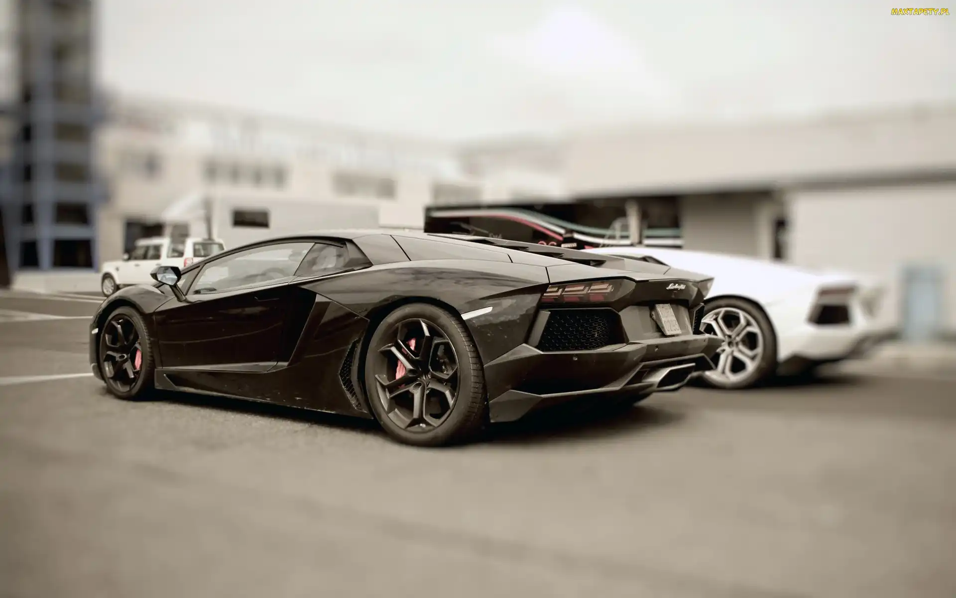 Czarne, Lamborghini Aventador
