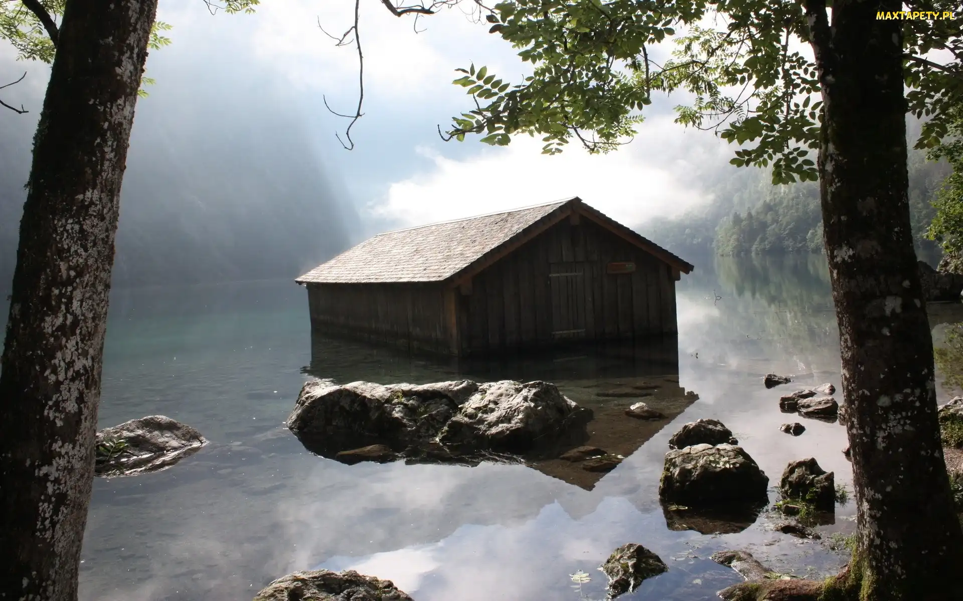 Kamienie, Las, Jezioro, Domek