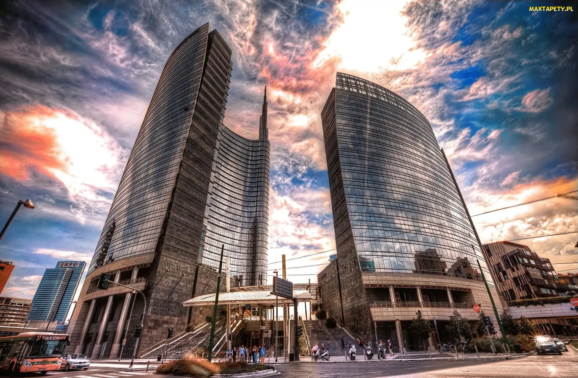 Wieżowce, Milan