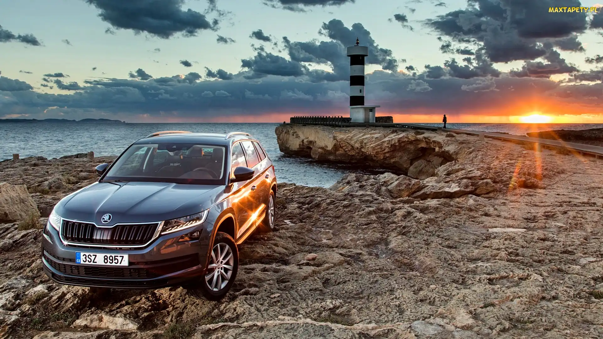 Morze, Zachód słońca, Morska, Latarnia, Skoda Kodiaq