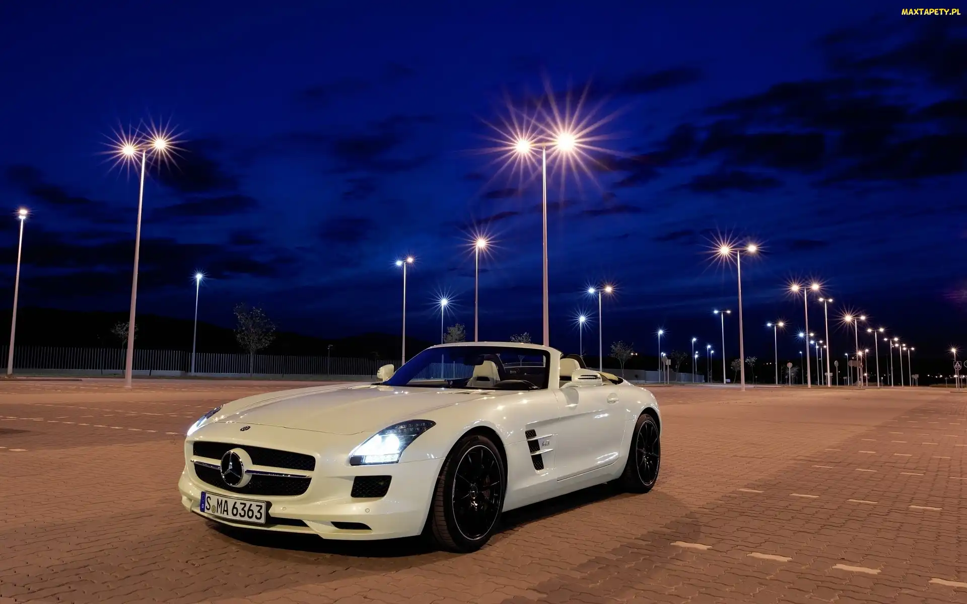 Wieczór, Latarnie, Mercedes-Benz SLS AMG Roadster, 2011