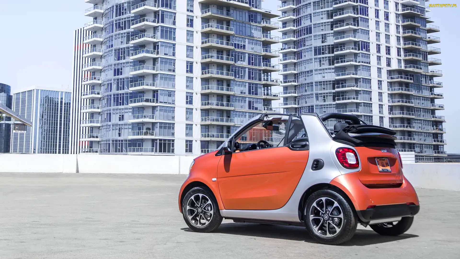 Smart Fortwo Cabrio, Wieżowce, 2017