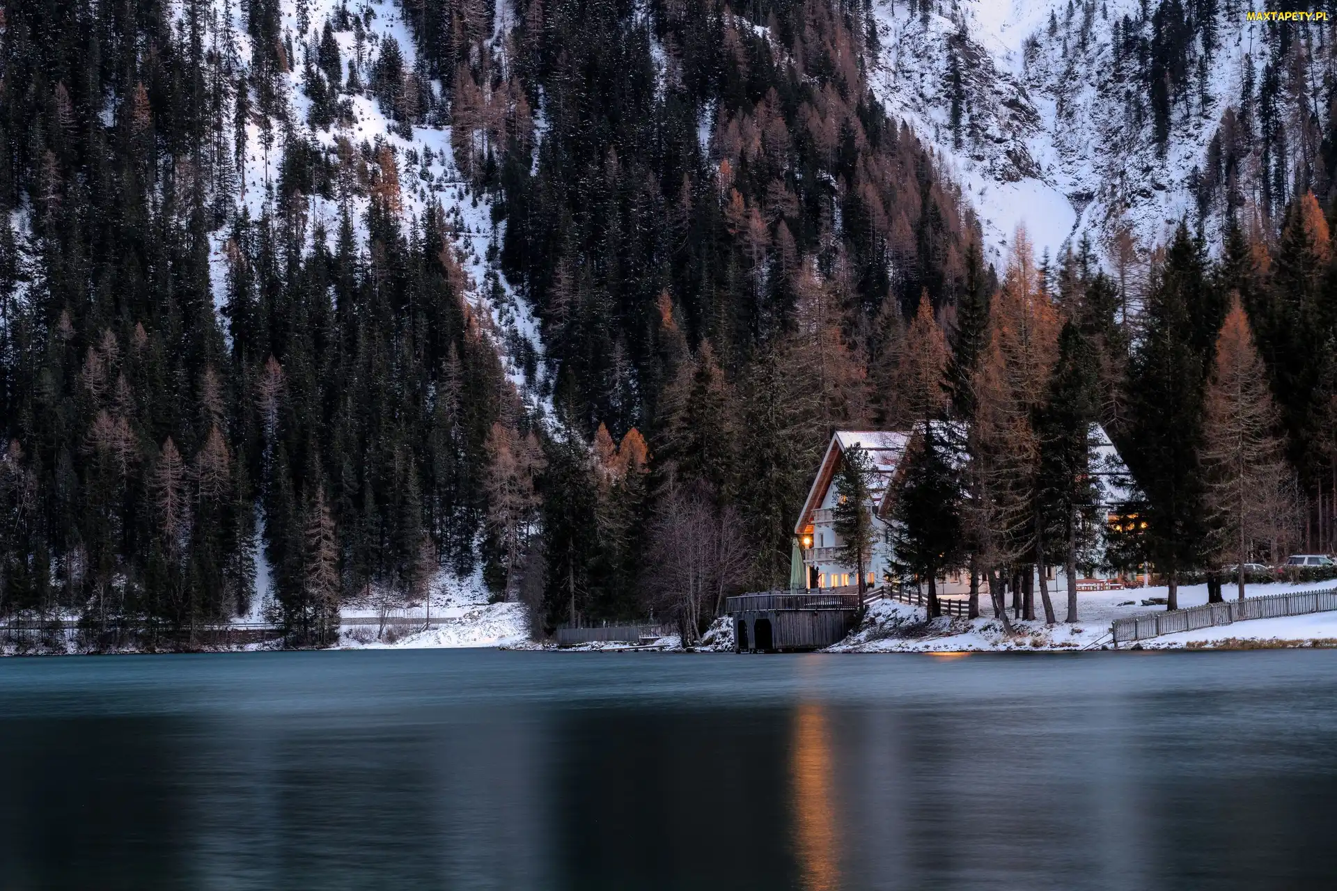 Alpy, Hotel Seehaus, Włochy, Jezioro Antholzer See, Drzewa, Południowy Tyrol, Zima, Dom