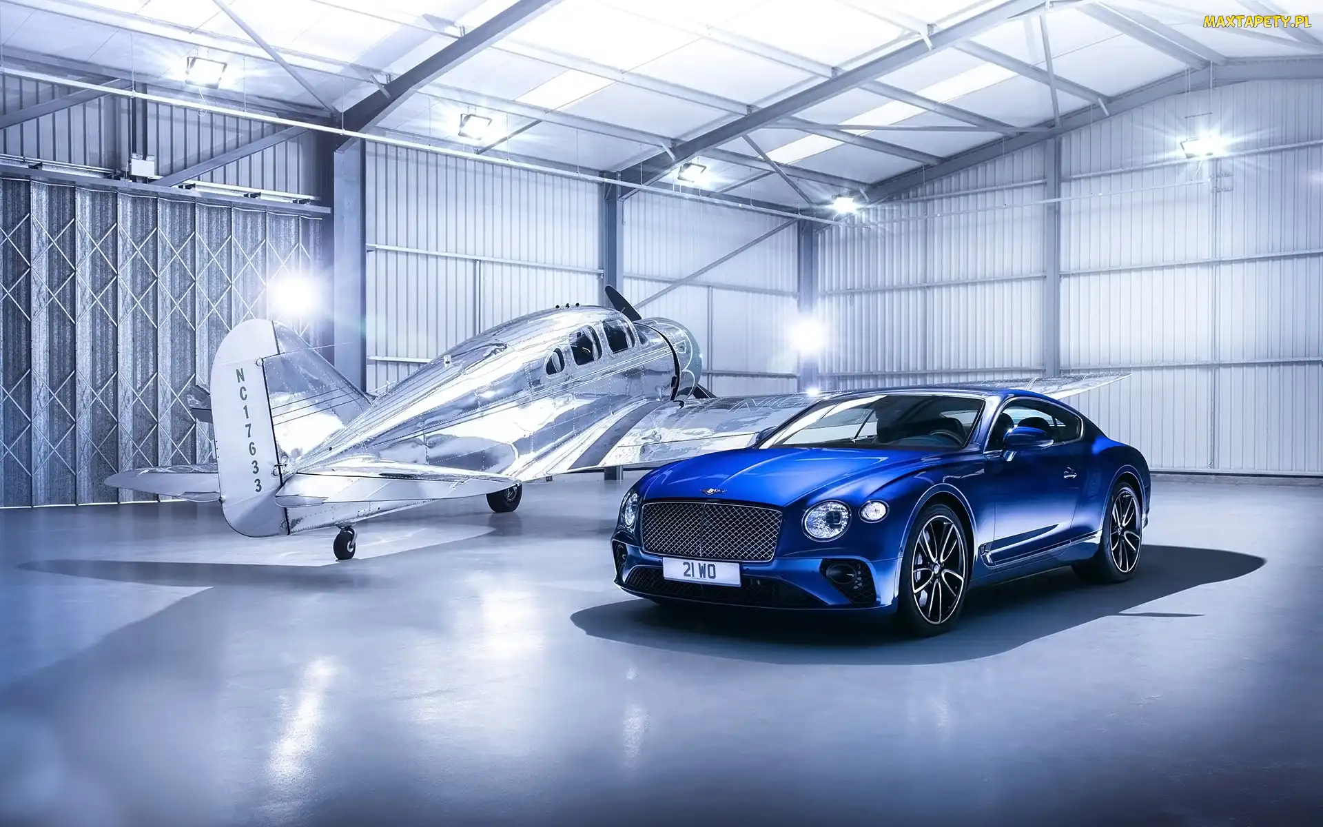 Hangar, Samolot, Bentley Continental GT Coupé, 2018