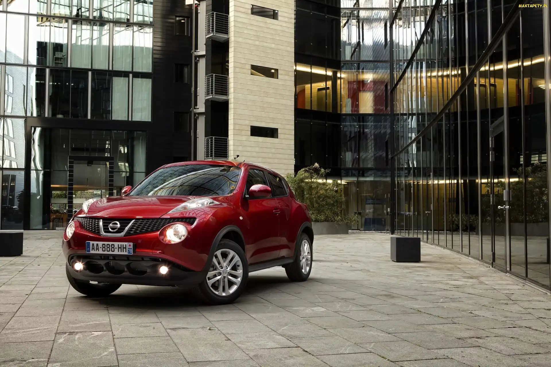 Oszklone, Budynki, Nissan Juke