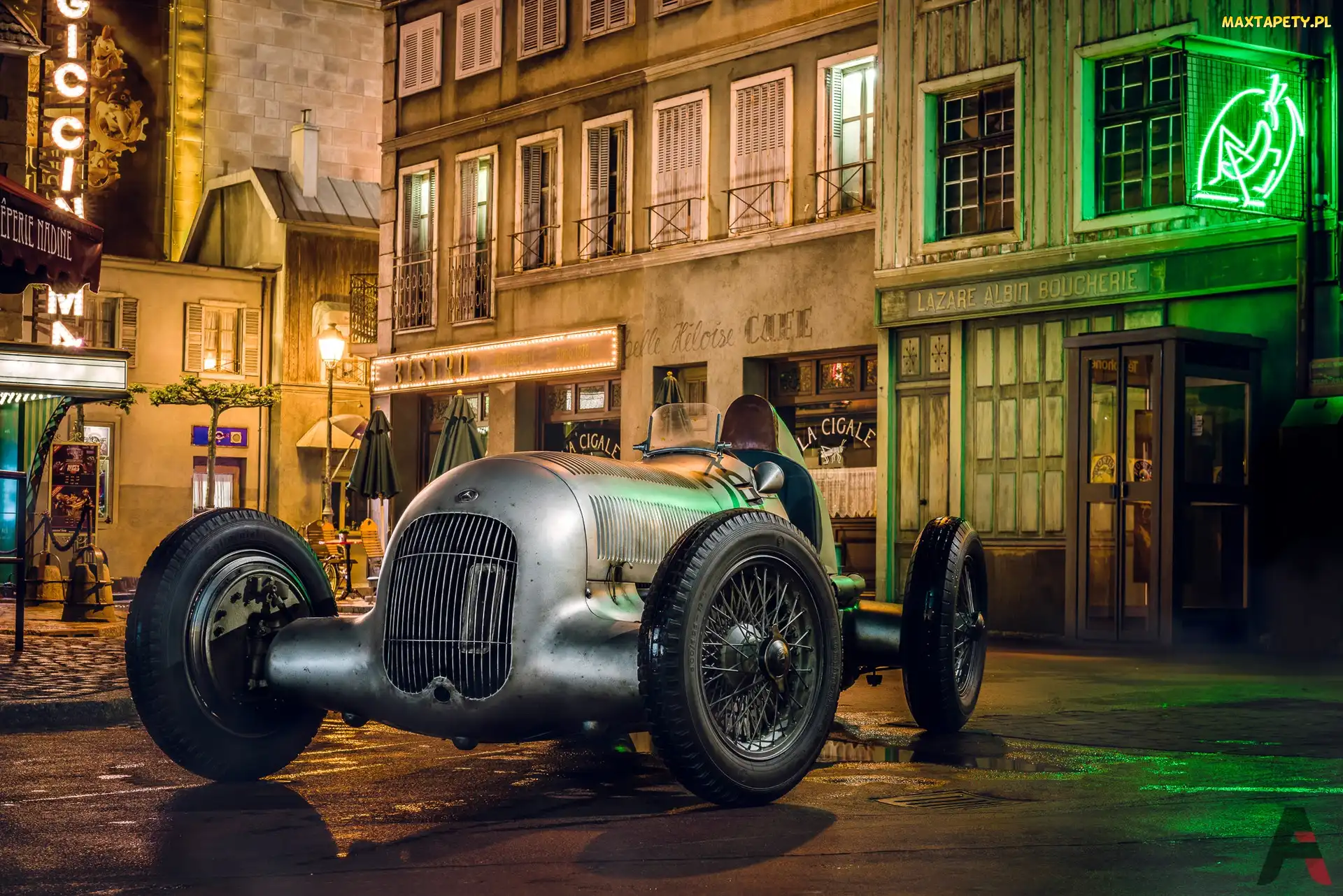 Mercedes-Benz W25, Ulica, Domy, Zabytkowy