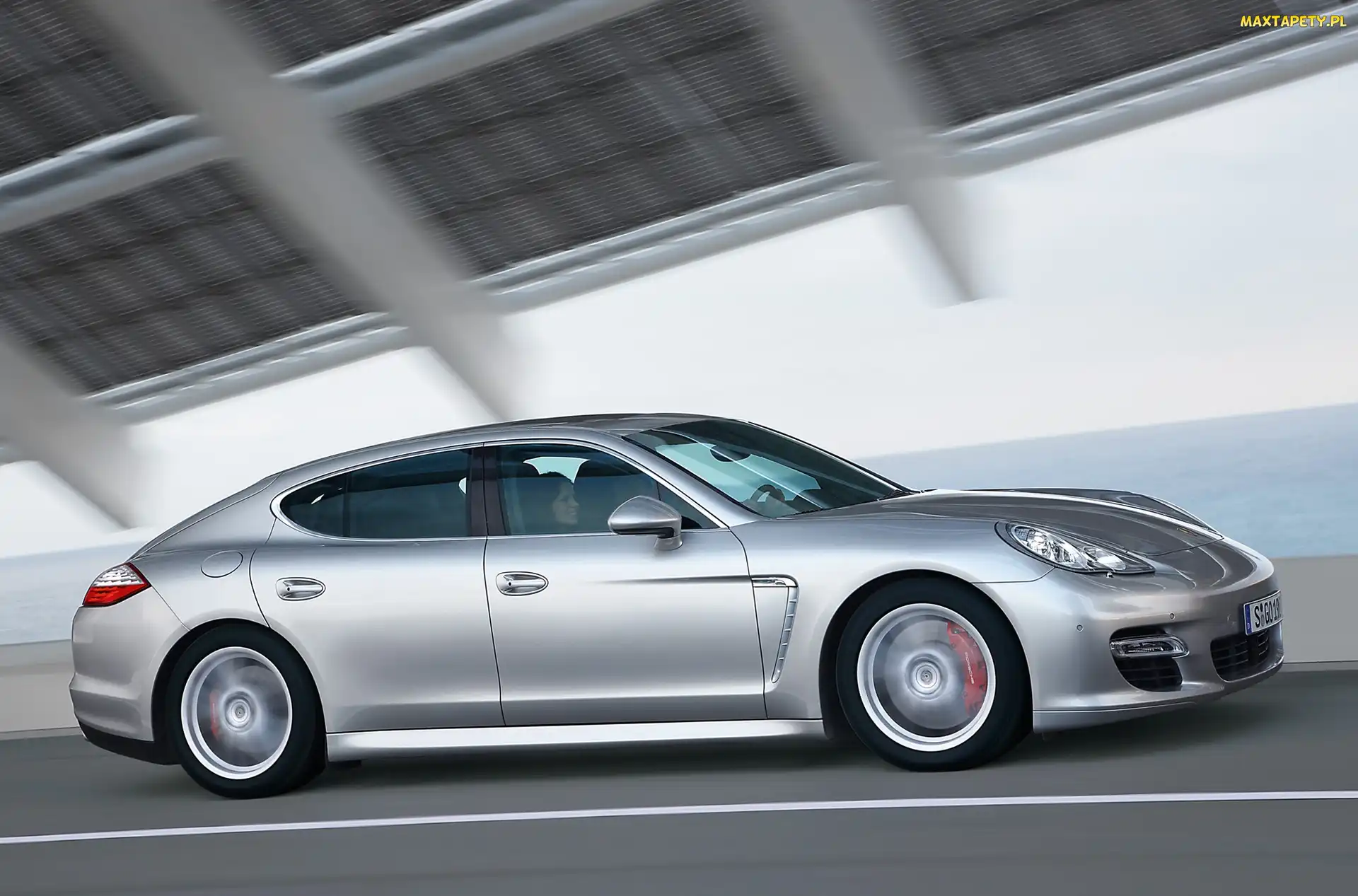 Srebrne, Porsche Panamera