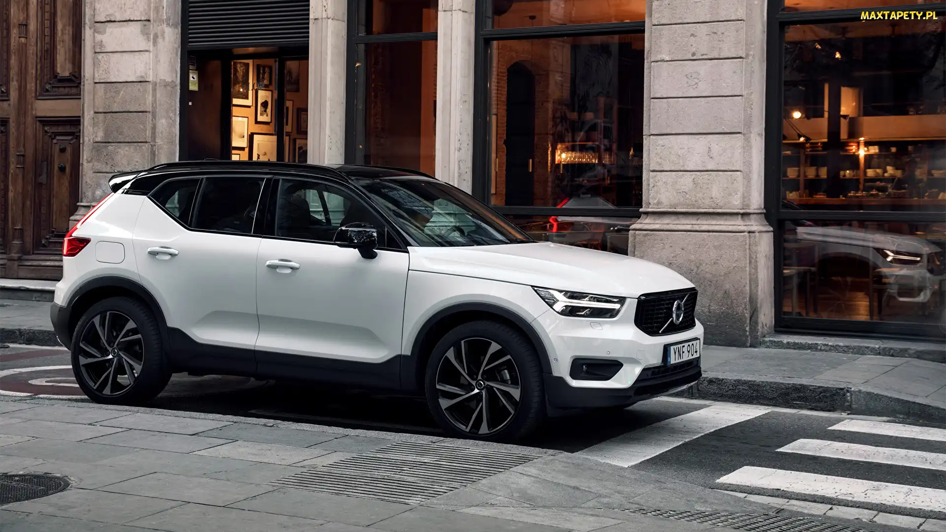 Białe, Volvo XC40