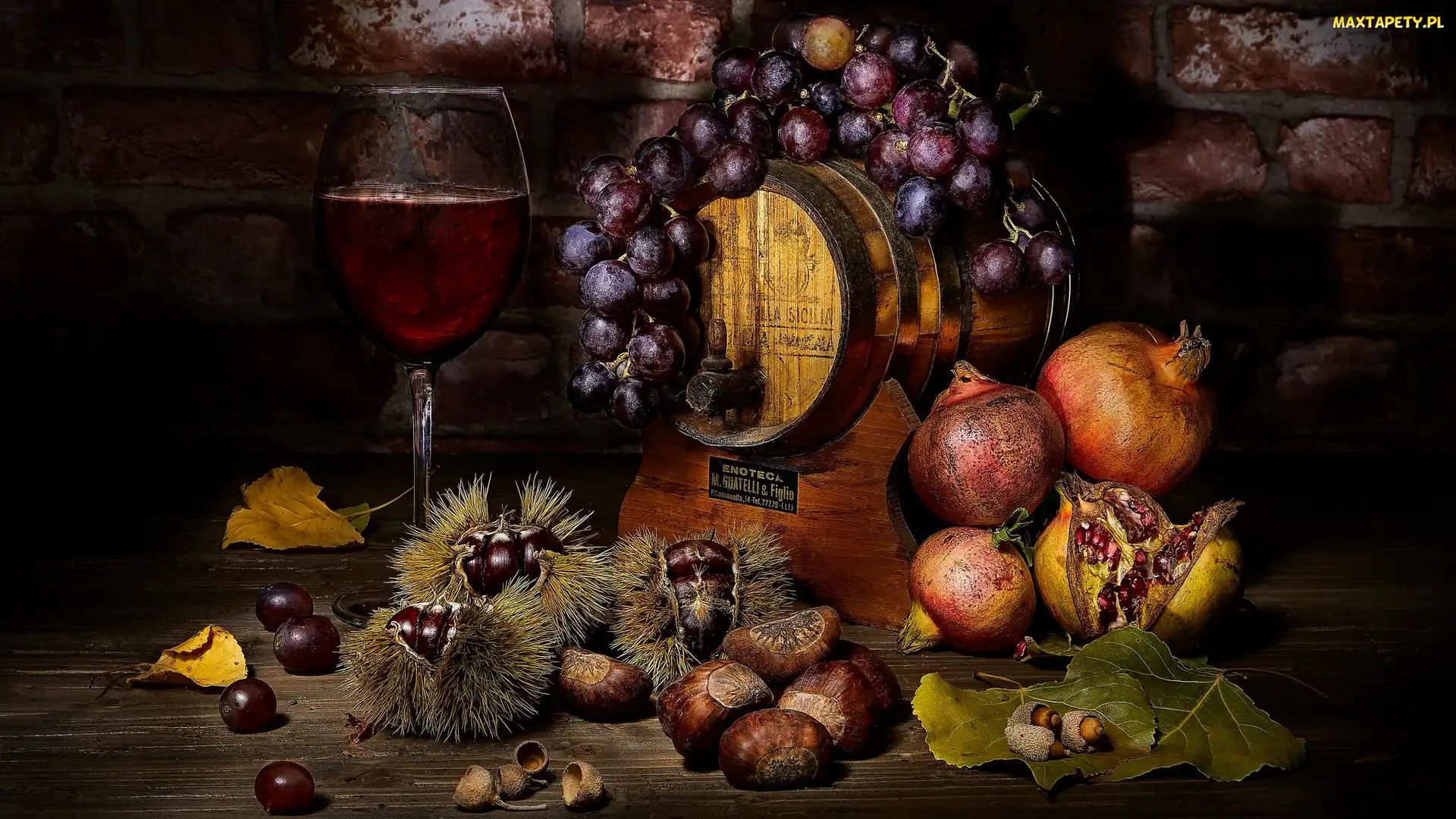 Kompozycja, Kieliszek, Kasztany jadalne, Wino, Antałek, Granaty, Mur, Żołędzie, Cegły, Winogrona