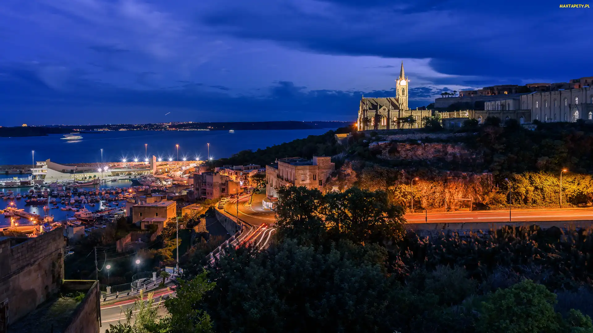 Miasto, Wyspa Gozo, Kościół Our lady of Lourdes, Malta, Mgarr, Ulice, Noc, Zatoka, Oświetlone
