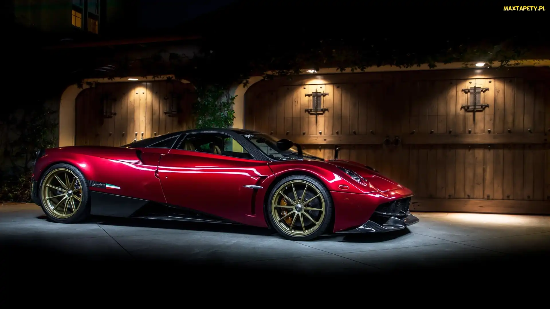 Pagani Huayra, Brama, Czerwony