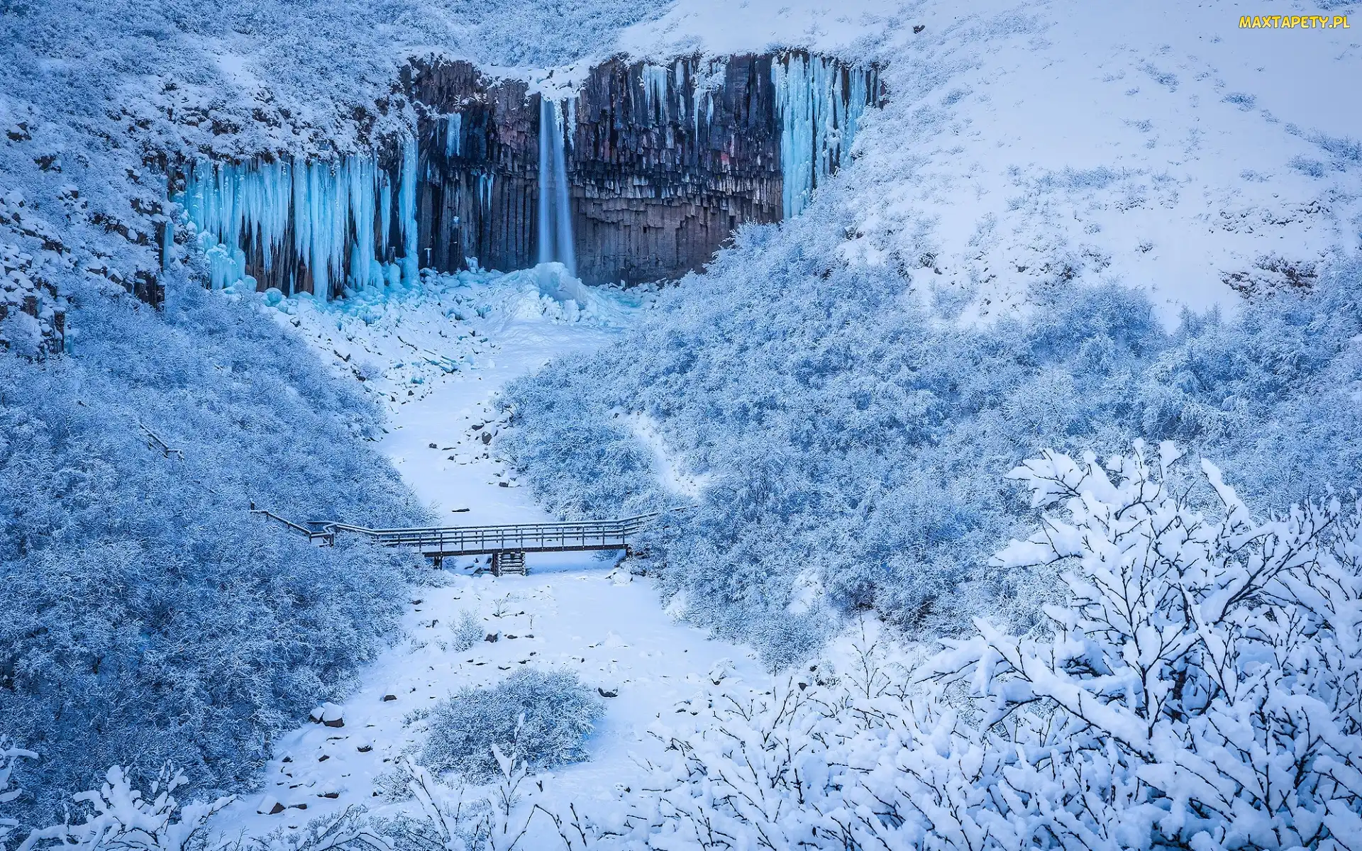 Zima, Park Narodowy Vatnajokull, Most, Islandia, Rzeka, Sople, Wodospad, Svartifoss Falls, Skały