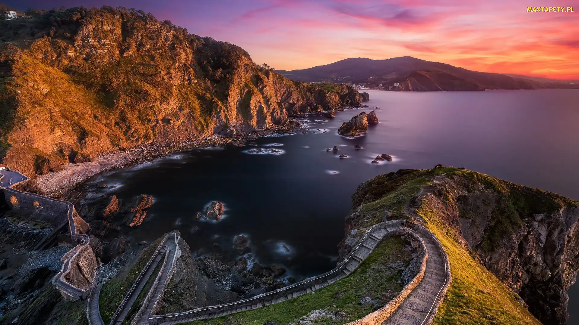 Morze, Skały, Góry, Wybrzeże, Wyspa San Juan de Gaztelugatxe, Zatoka Biskajska, Hiszpania, Zachód słońca