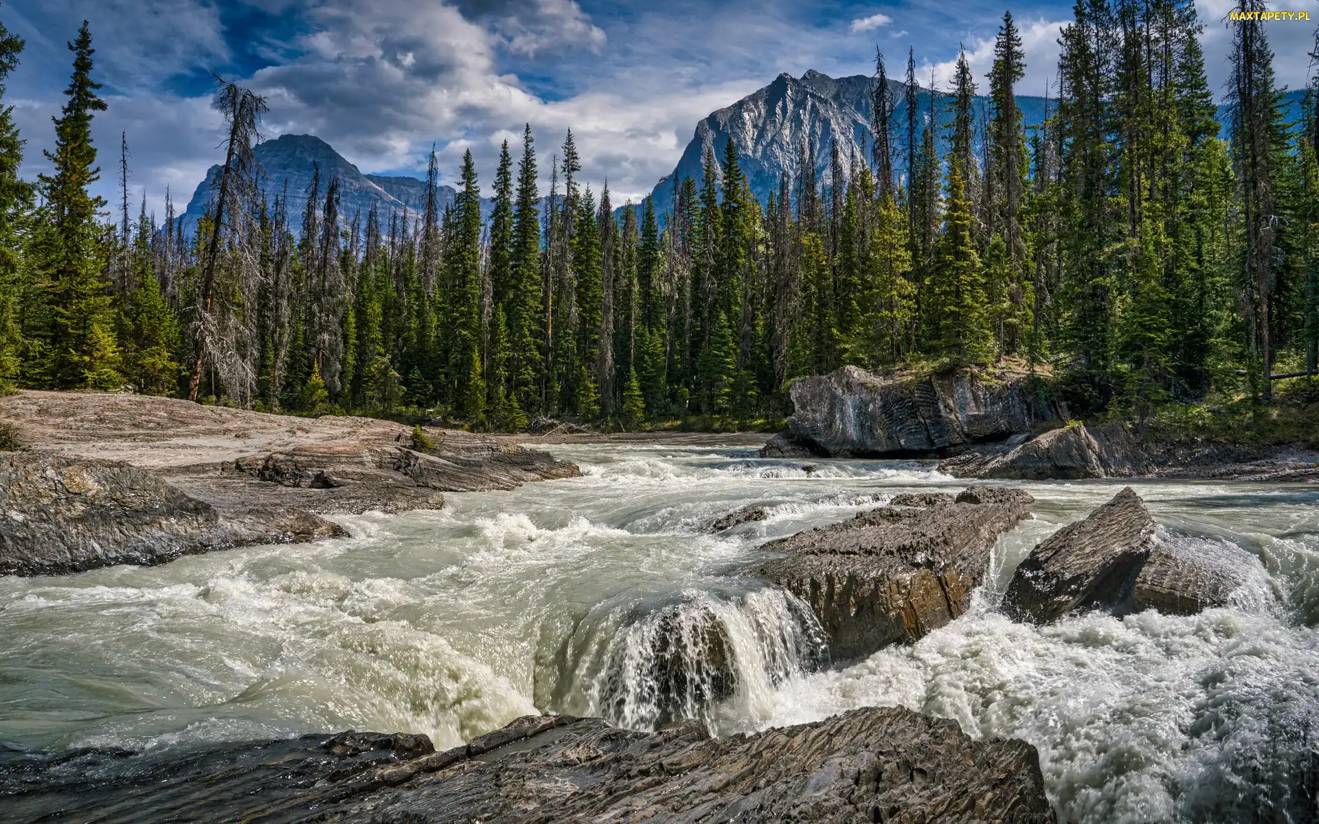 Kanada, Chmury, Skały, Kolumbia Brytyjska, Kicking Horse River, Rzeka, Góry Skaliste, Zielone, Park Narodowy Yoho, Drzewa