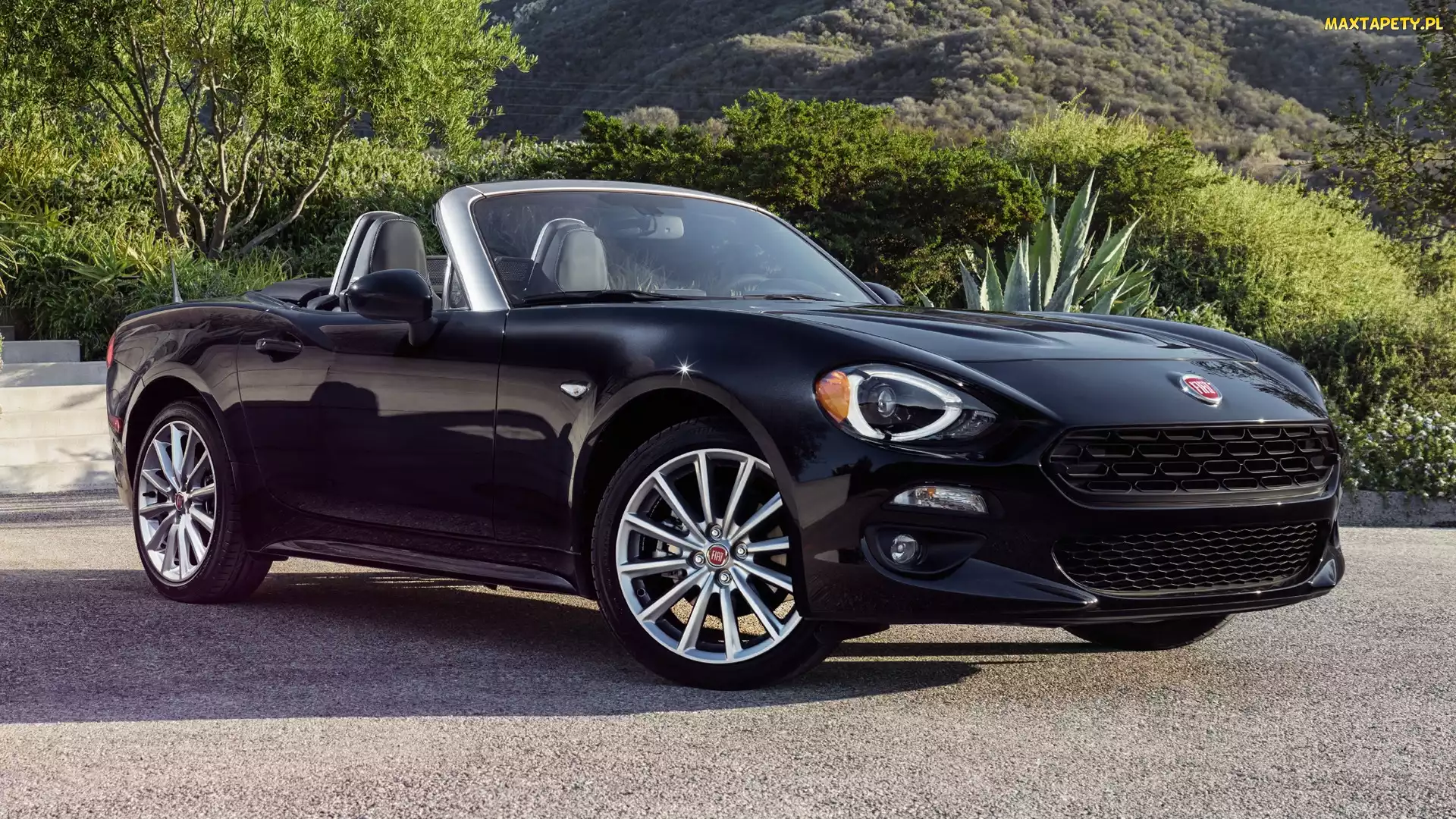 Fiat 124 Spider, Cabrio, Czarny