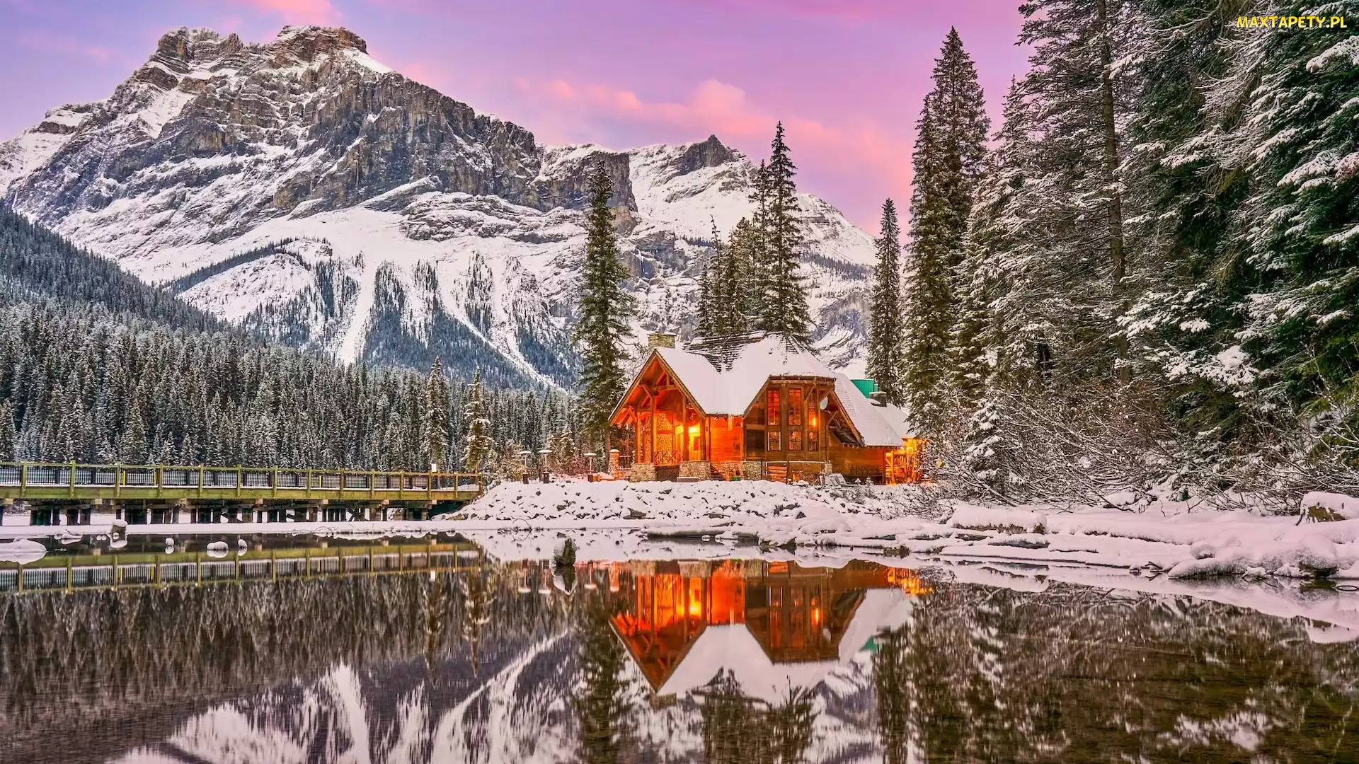 Kolumbia Brytyjska, Most, Odbicie, Kanada, Park Narodowy Yoho, Jezioro, Zima, Góry, Drzewa, Dom, Emerald Lake, Oświetlony