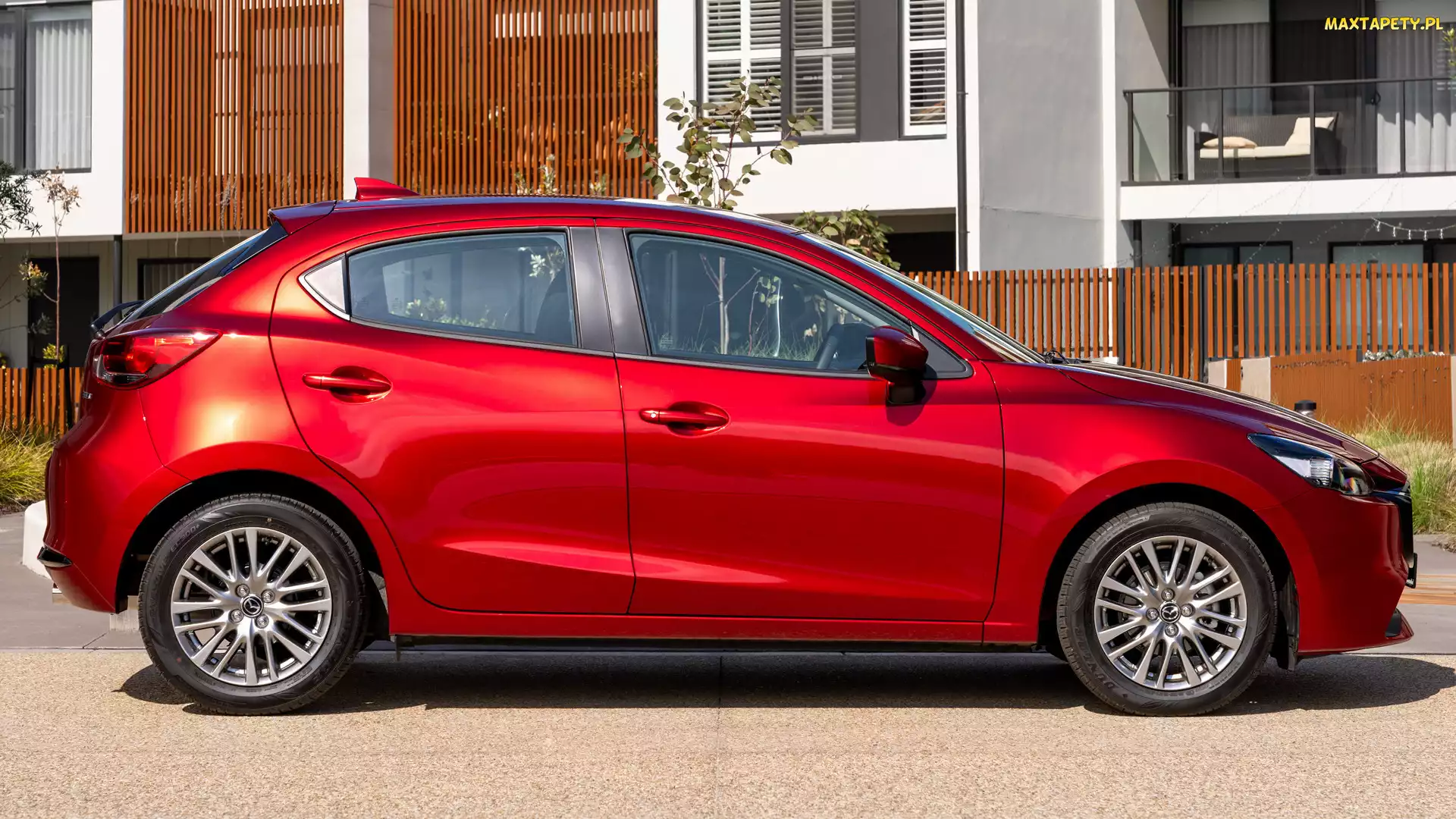 Czerwona, Mazda 2