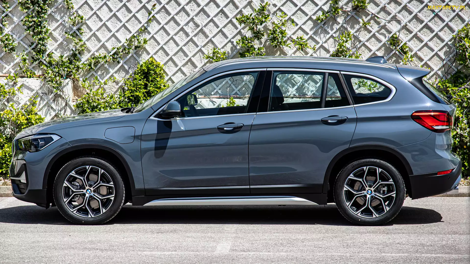 Plug-in, Hybryda, BMW X1