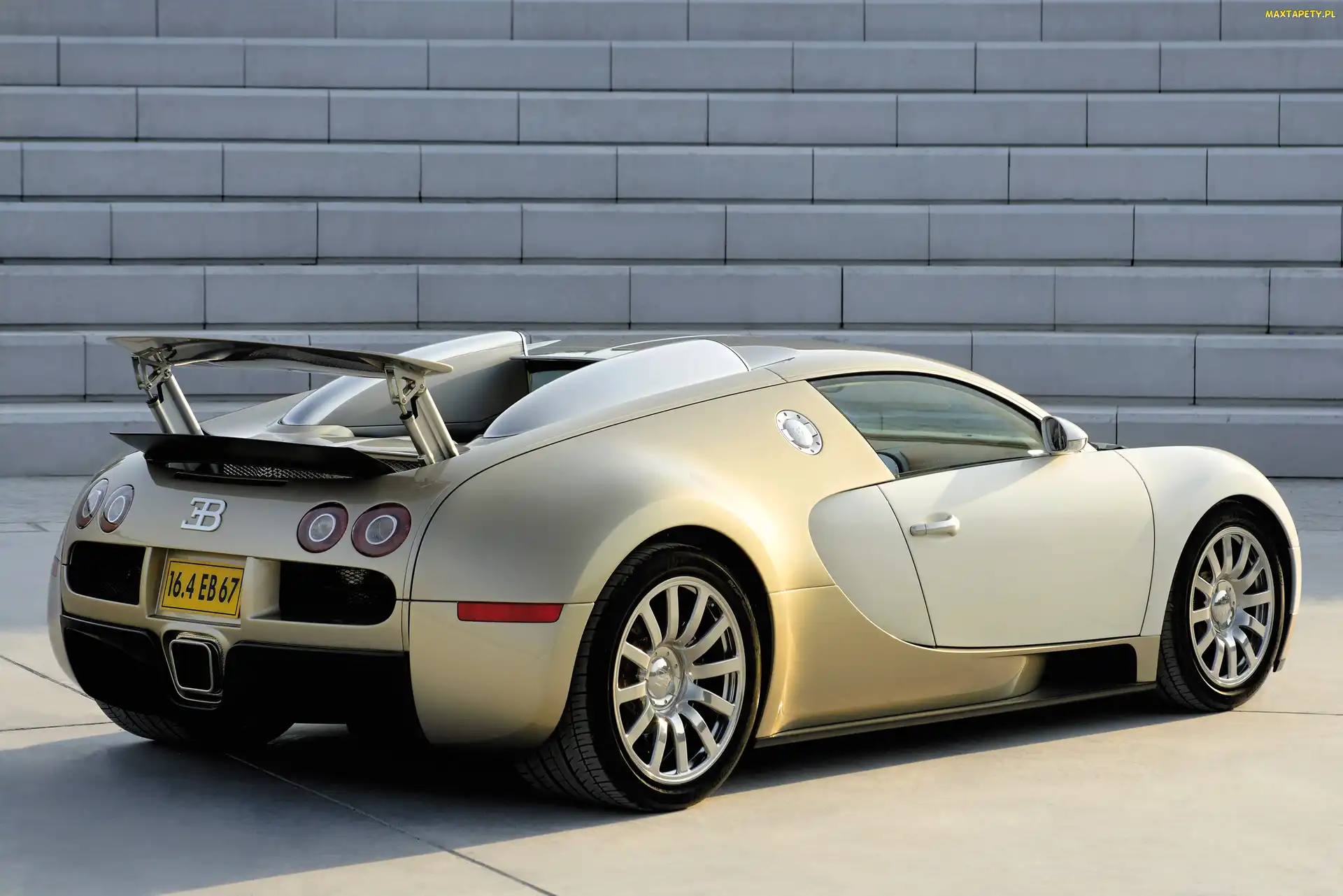 Bugatti, Tył, Złoty