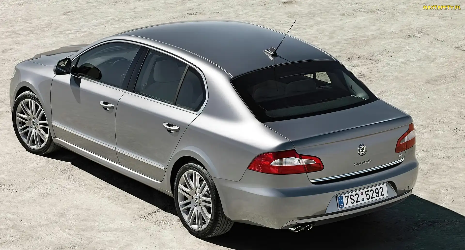 Skoda Superb, Sedan, Srebrny