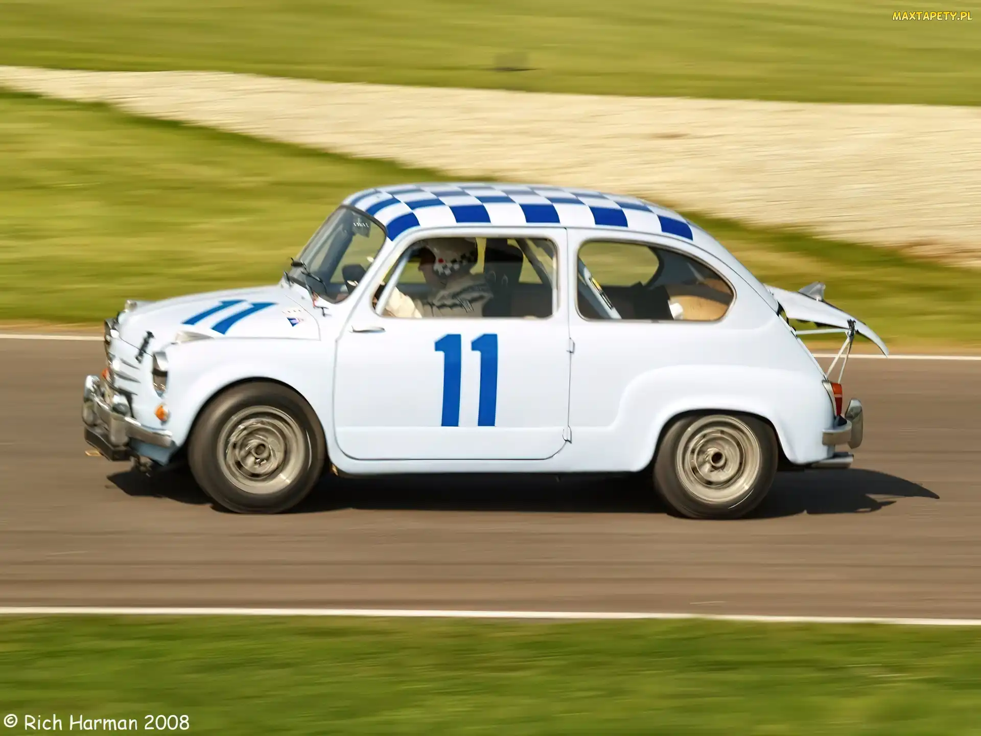 Abarth 600, Szachownica, Wyścig