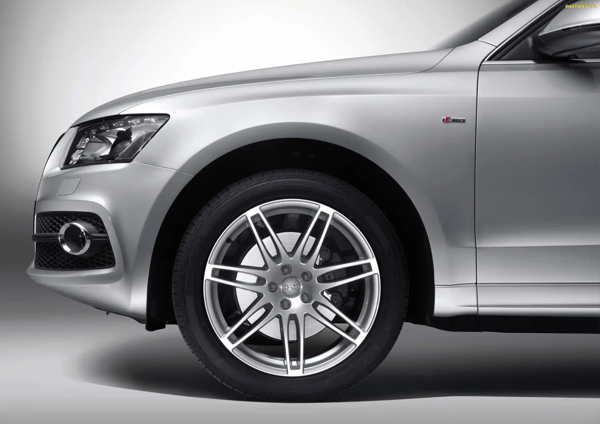 Błotnik, Audi Q5