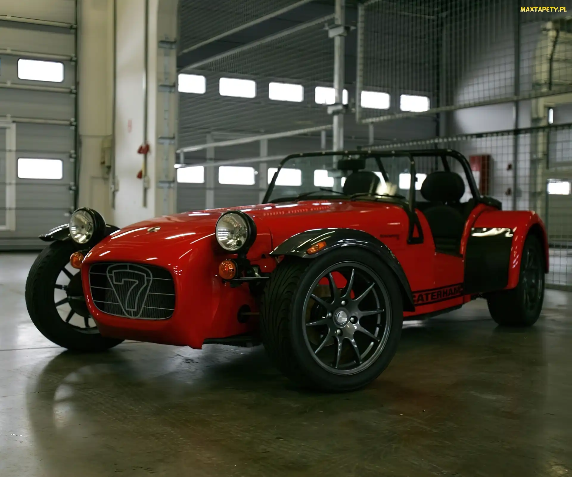 Caterham Seria R, Czerwony