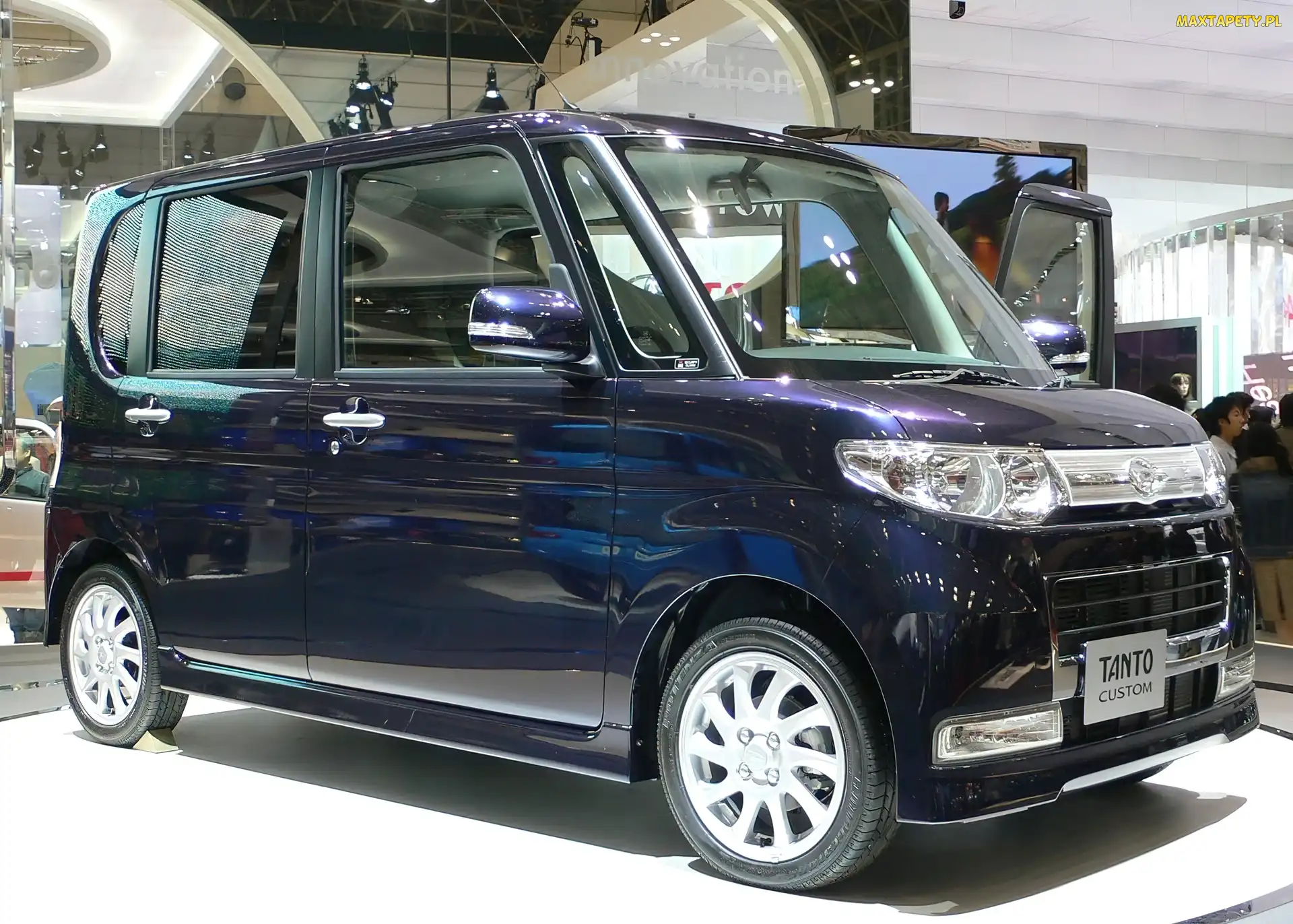 Daihatsu Tanto, Koła, Prezentacja