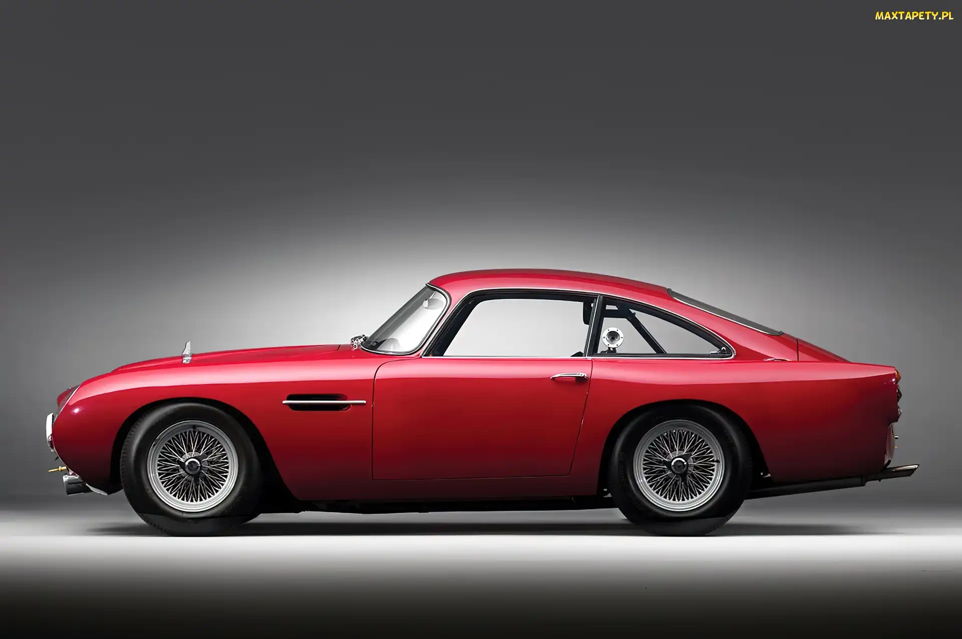 Aston Martin DB4, Czerwony