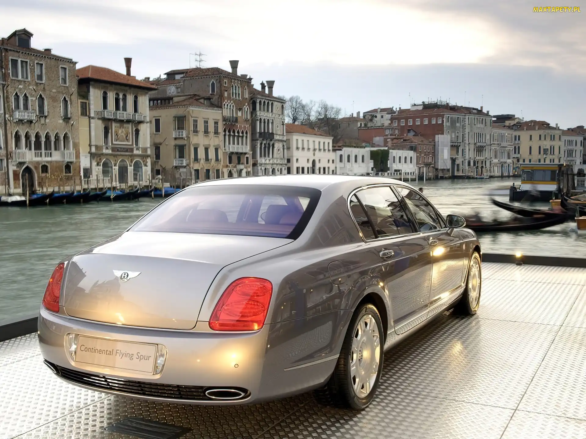Bentley Continental Flying Spur, Samochód, Prestiżowy