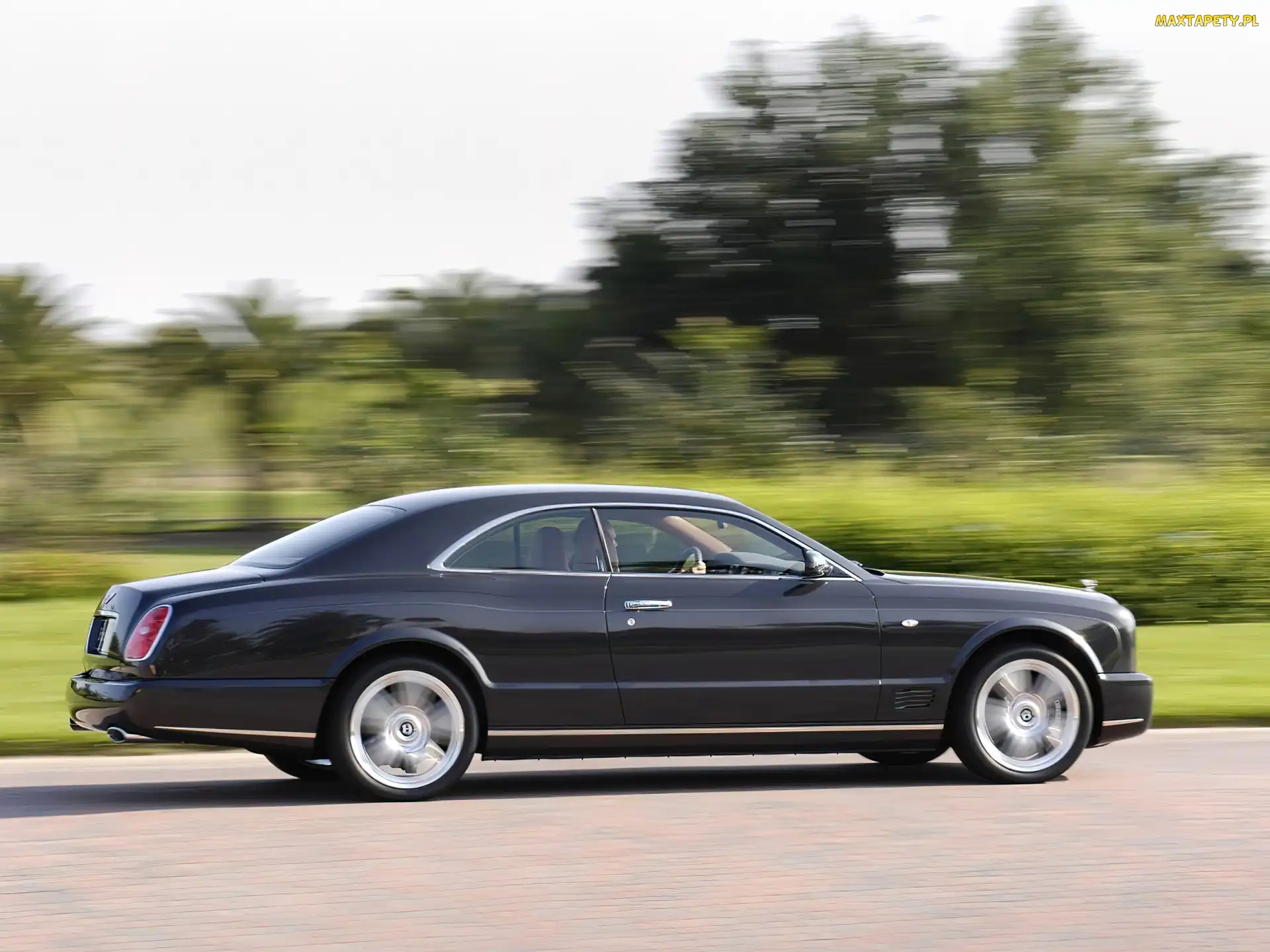 Bentley Brooklands, Osiągi, Sportowe