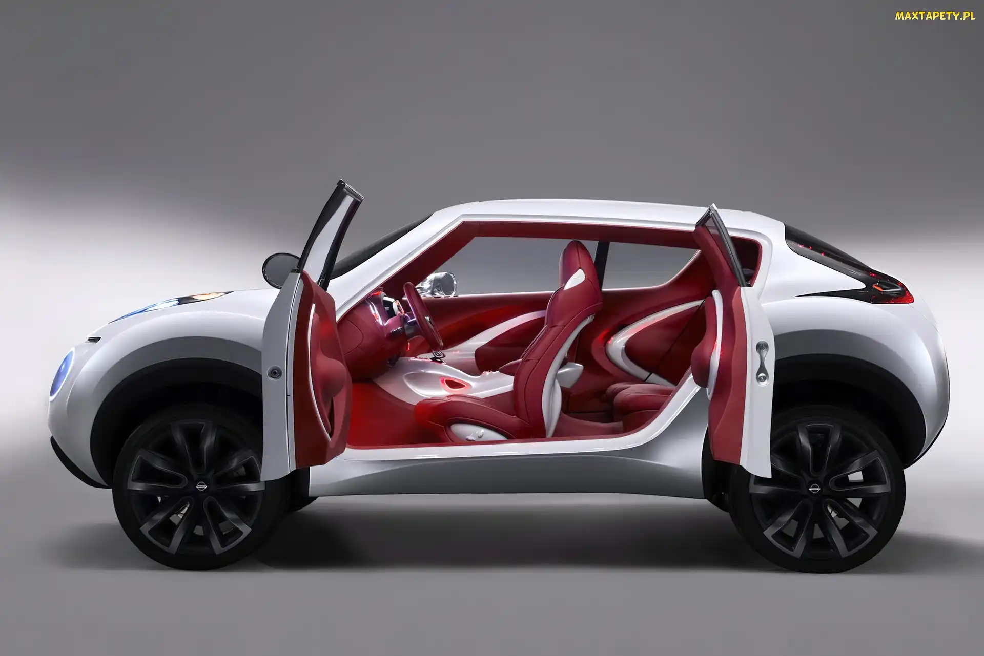 Nissan Juke, Wnętrze, Czerwone