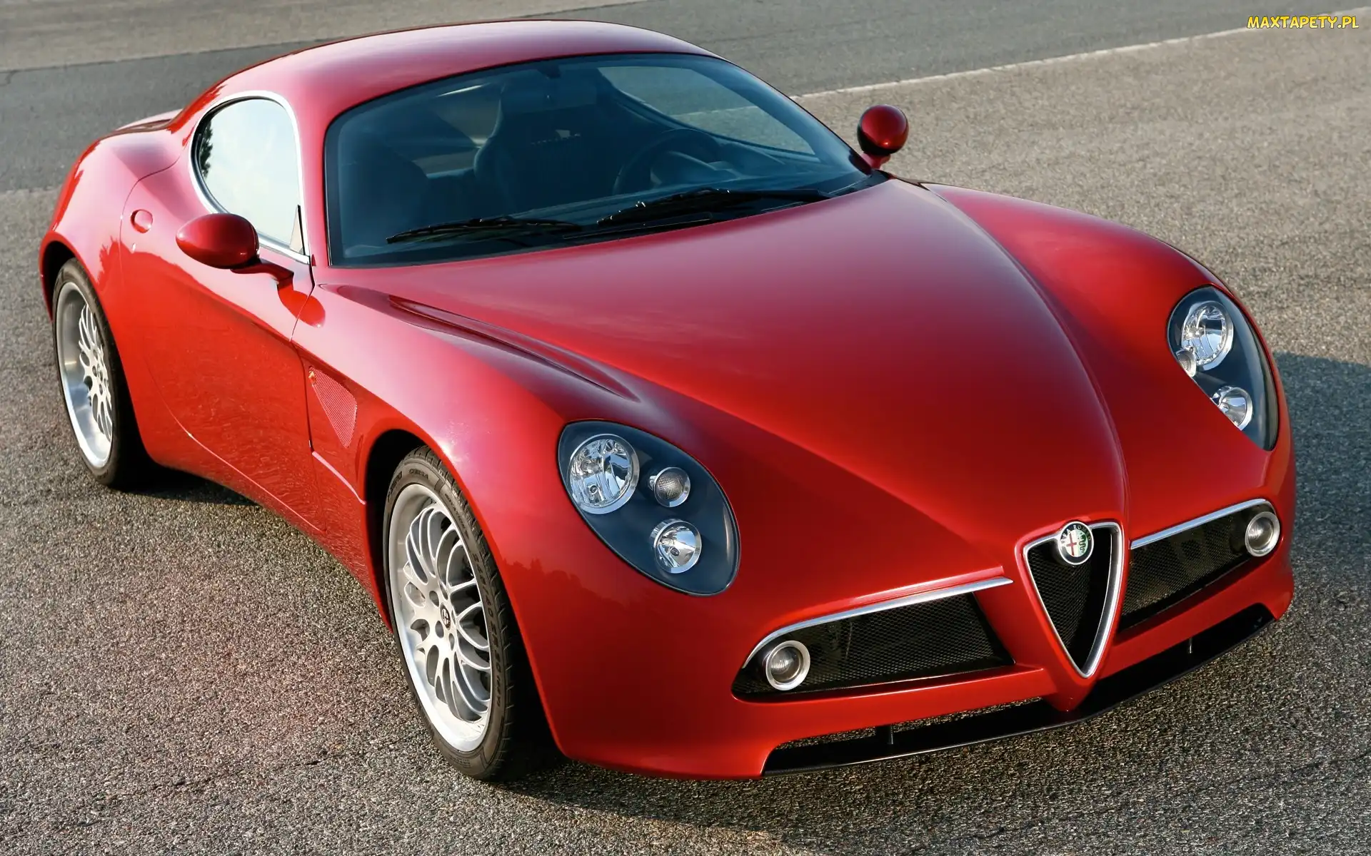 Alfa Romeo 8C, Maska, Czerwona