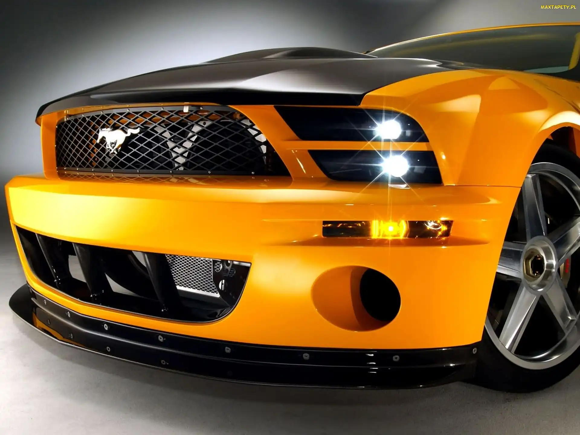 Grill, Ksenony, Ford Mustang