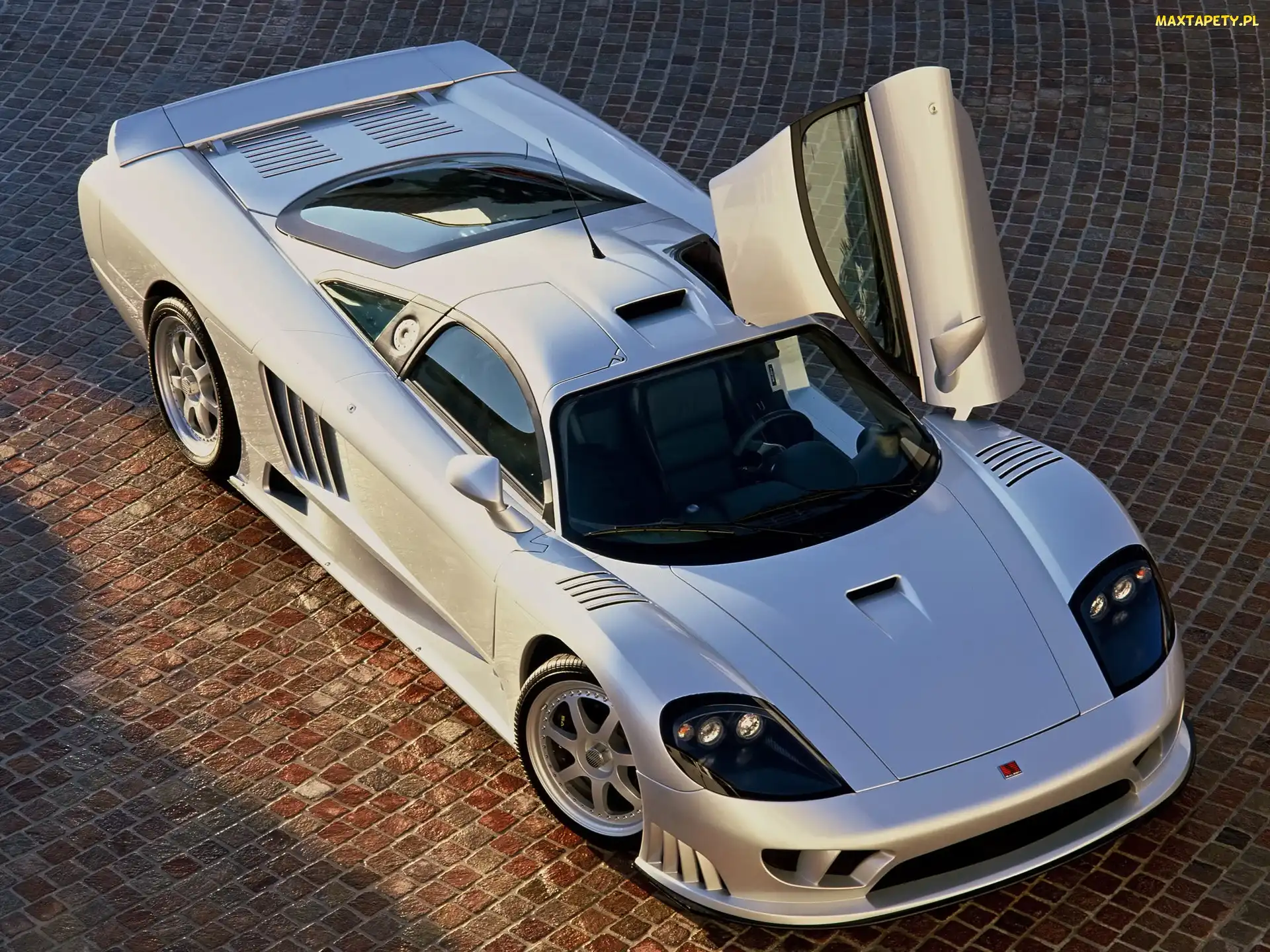 Srebrny, Antena, Saleen S7